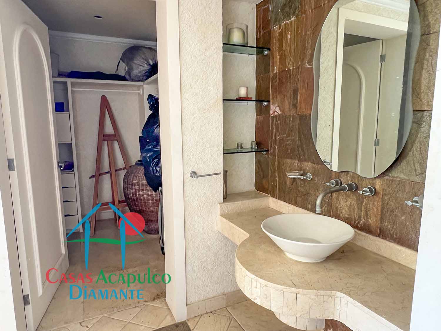 Casa Capadijos - Salón de juegos después de Otis 5